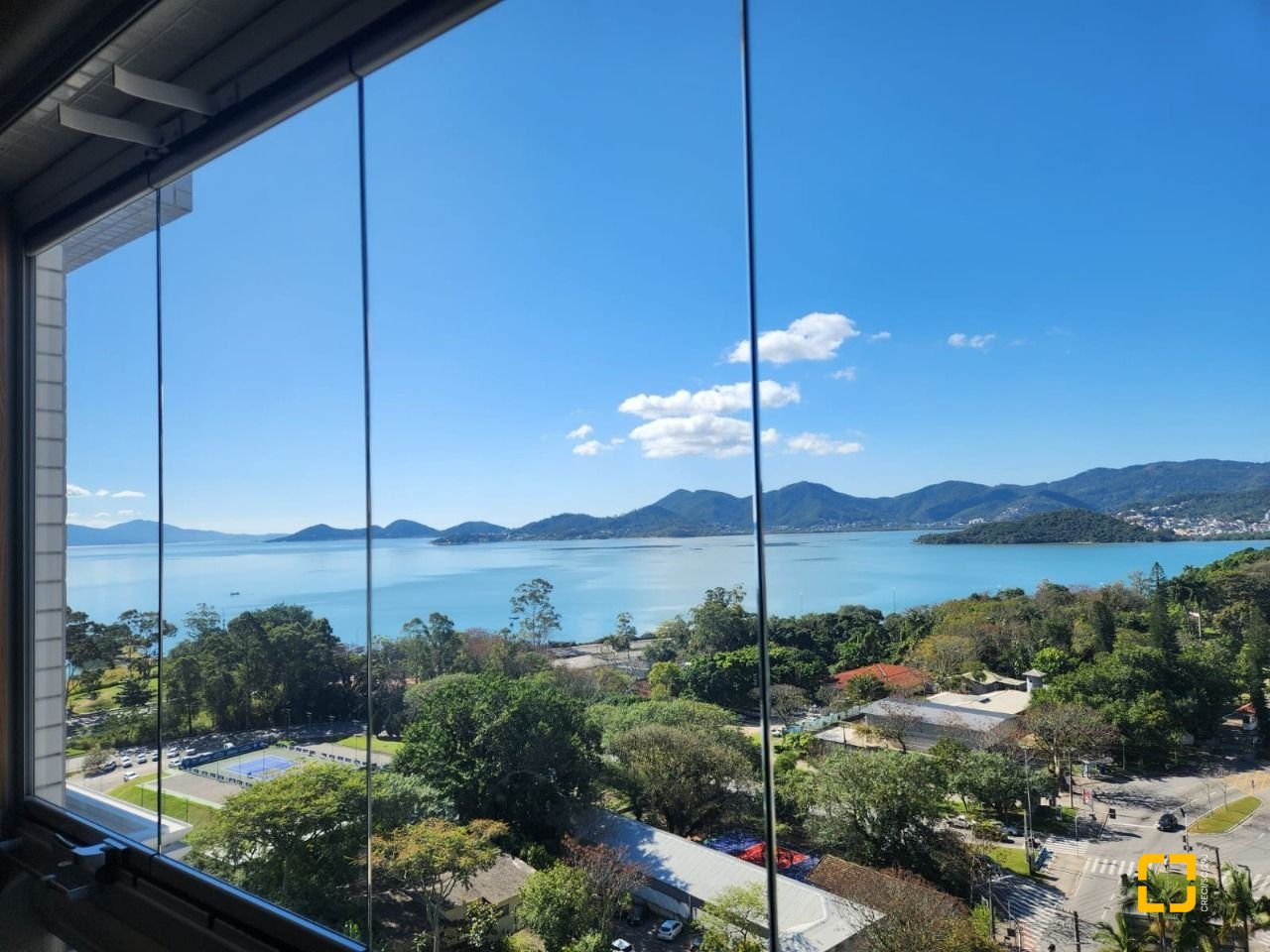 Apartamento com 115m², 4 quartos (sendo 2 suítes), 2 garagens, no bairro Agronômica em Florianópolis