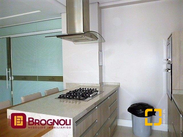 Apartamento com 115m², 4 quartos (sendo 2 suítes), 2 garagens, no bairro Agronômica em Florianópolis