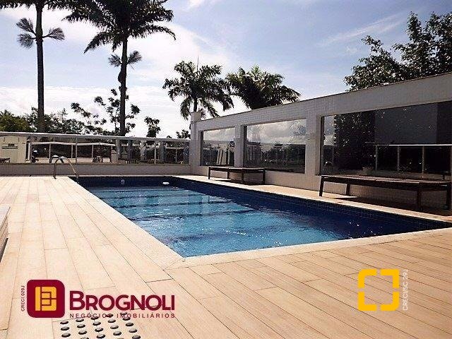 Apartamento com 115m², 4 quartos (sendo 2 suítes), 2 garagens, no bairro Agronômica em Florianópolis