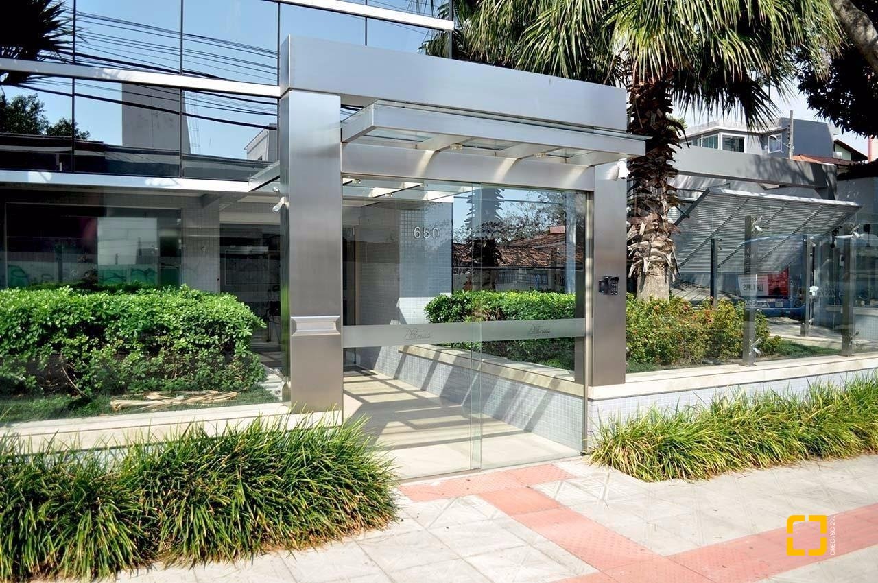 Apartamento com 115m², 4 quartos (sendo 2 suítes), 2 garagens, no bairro Agronômica em Florianópolis