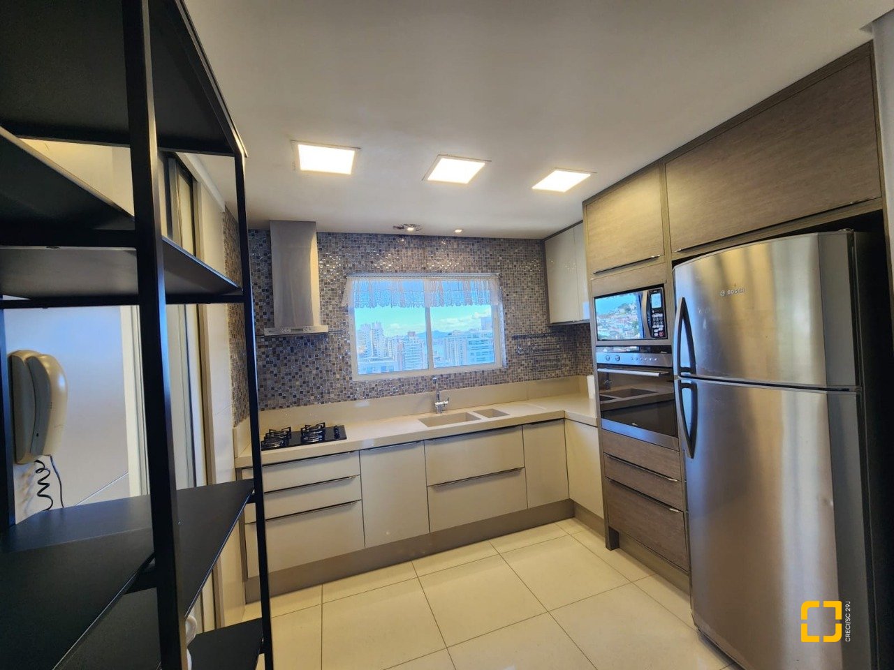 Apartamento com 115m², 4 quartos (sendo 2 suítes), 2 garagens, no bairro Agronômica em Florianópolis