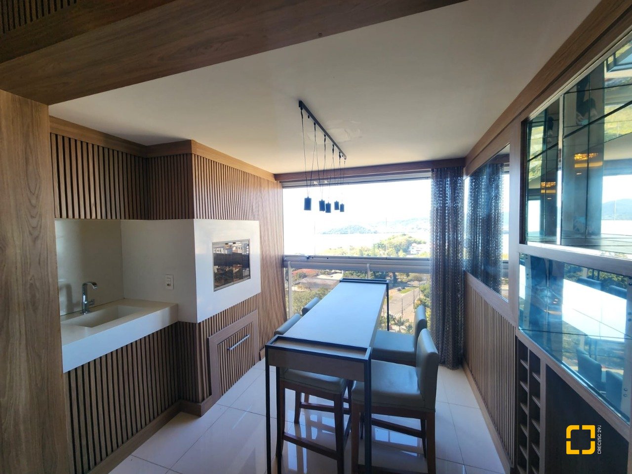 Apartamento com 115m², 4 quartos (sendo 2 suítes), 2 garagens, no bairro Agronômica em Florianópolis