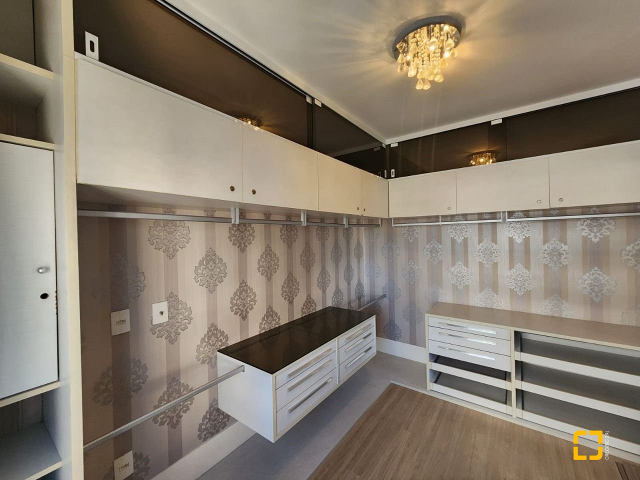 Apartamento com 115m², 4 quartos (sendo 2 suítes), 2 garagens, no bairro Agronômica em Florianópolis