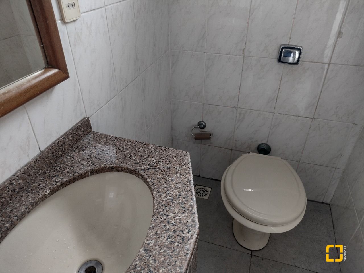Casa com 209m², 5 quartos (sendo 1 suíte), 4 garagens, no bairro Carvoeira em Florianópolis