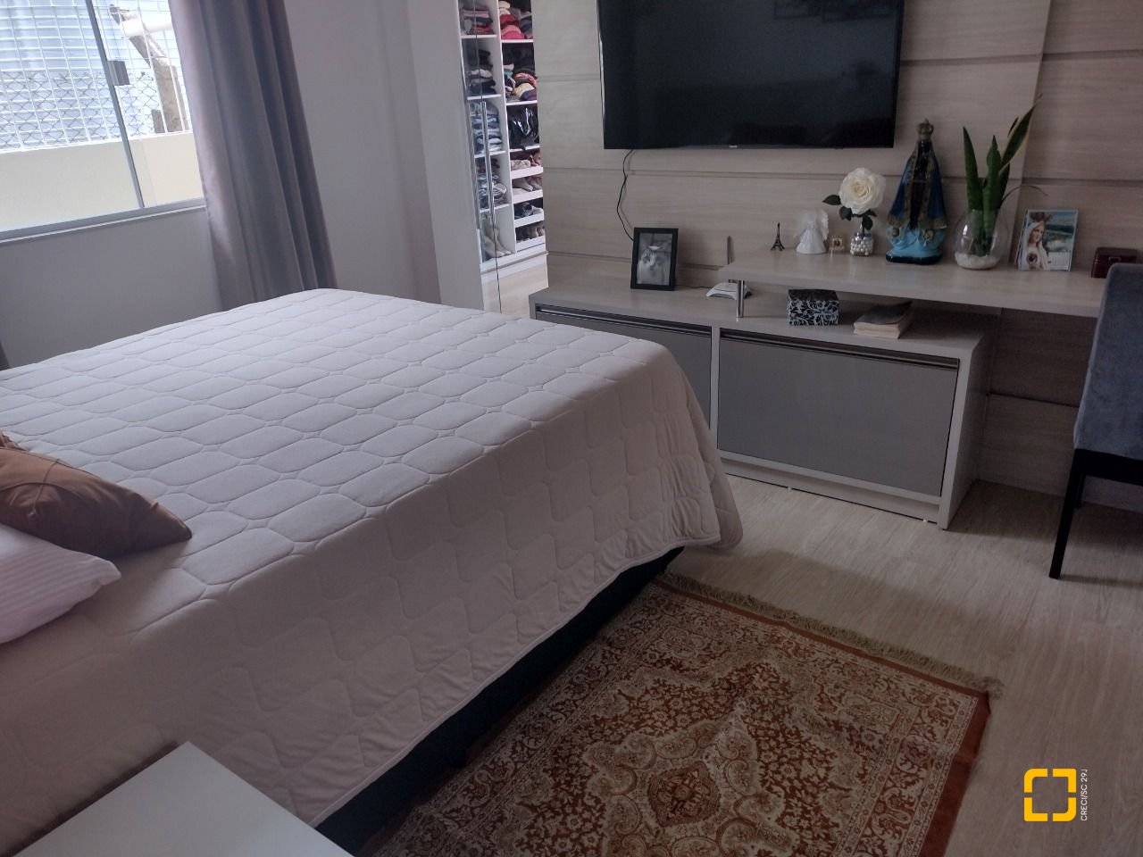 Casa com 209m², 5 quartos (sendo 1 suíte), 4 garagens, no bairro Carvoeira em Florianópolis