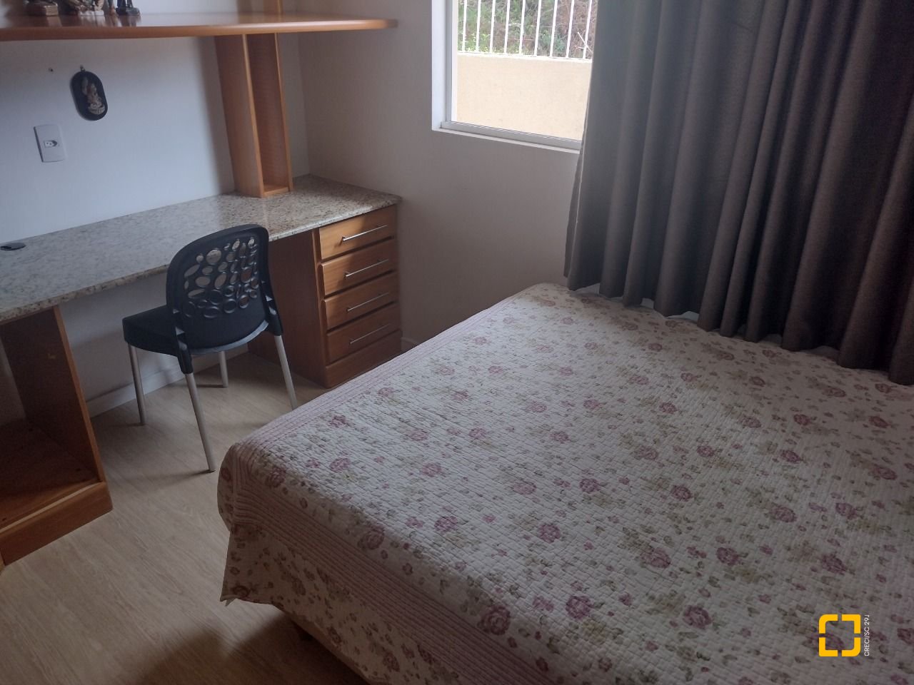 Casa com 209m², 5 quartos (sendo 1 suíte), 4 garagens, no bairro Carvoeira em Florianópolis