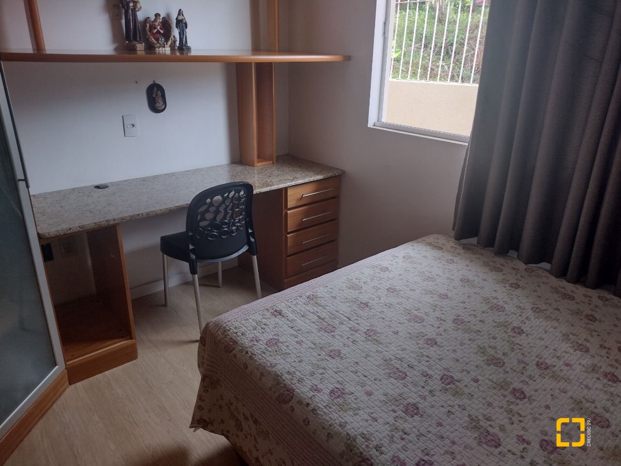 Casa com 209m², 5 quartos (sendo 1 suíte), 4 garagens, no bairro Carvoeira em Florianópolis