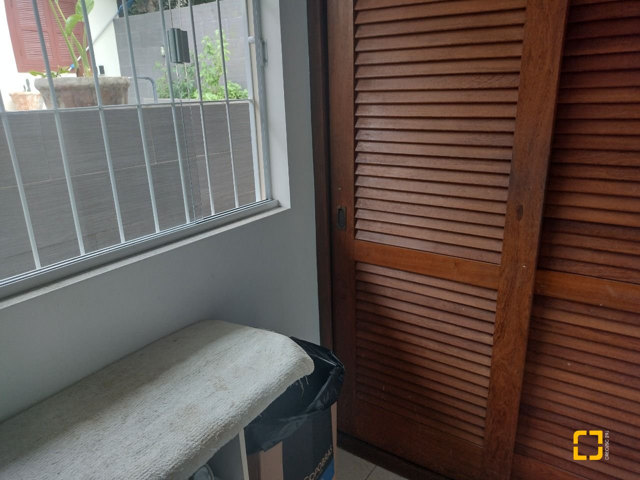 Casa com 209m², 5 quartos (sendo 1 suíte), 4 garagens, no bairro Carvoeira em Florianópolis