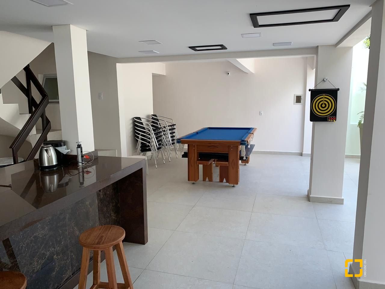 Casa com 303m², 14 quartos (sendo 7 suítes), 3 garagens, no bairro Canasvieiras em Florianópolis
