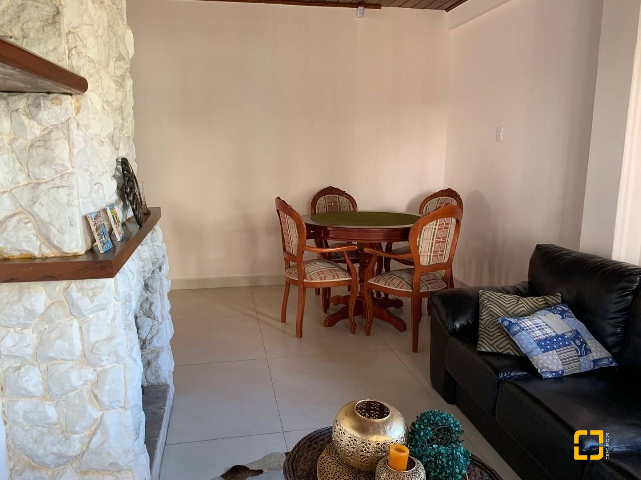 Casa com 303m², 14 quartos (sendo 7 suítes), 3 garagens, no bairro Canasvieiras em Florianópolis