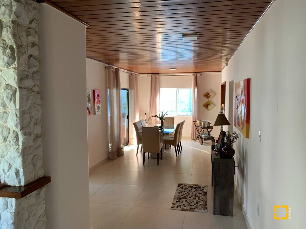Casa com 303m², 14 quartos (sendo 7 suítes), 3 garagens, no bairro Canasvieiras em Florianópolis