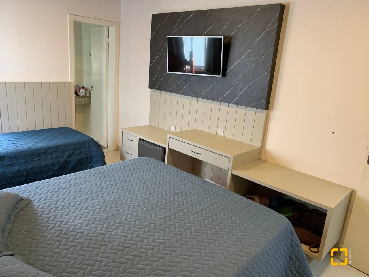 Casa com 303m², 14 quartos (sendo 7 suítes), 3 garagens, no bairro Canasvieiras em Florianópolis