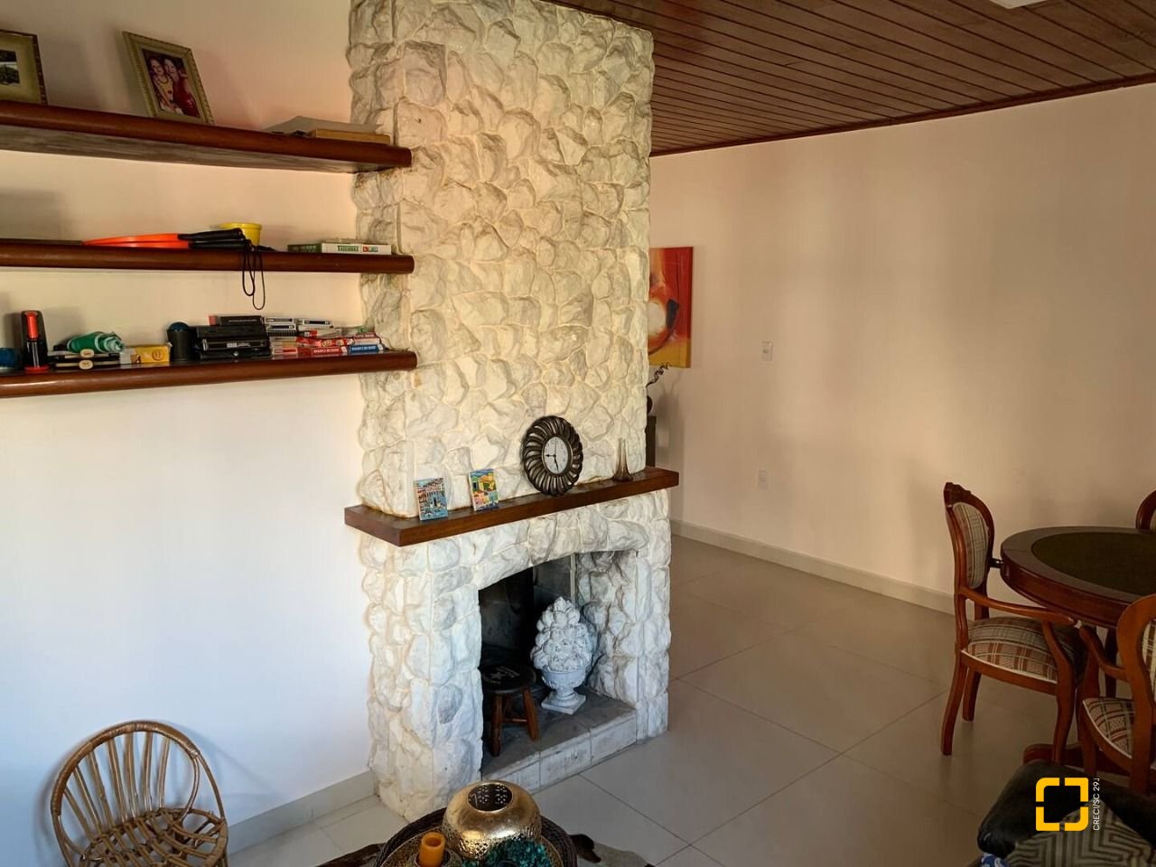 Casa com 303m², 14 quartos (sendo 7 suítes), 3 garagens, no bairro Canasvieiras em Florianópolis
