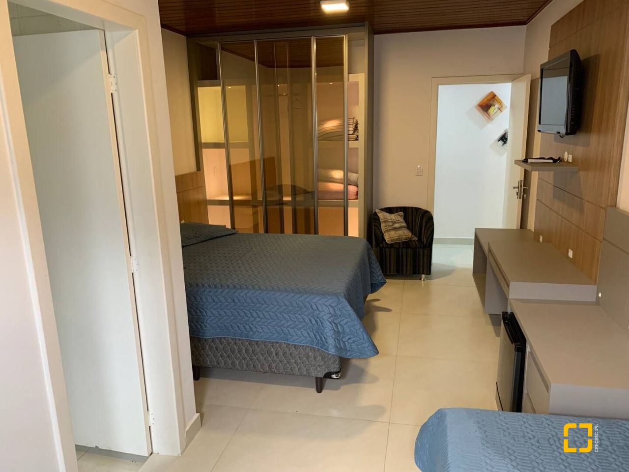 Casa com 303m², 14 quartos (sendo 7 suítes), 3 garagens, no bairro Canasvieiras em Florianópolis