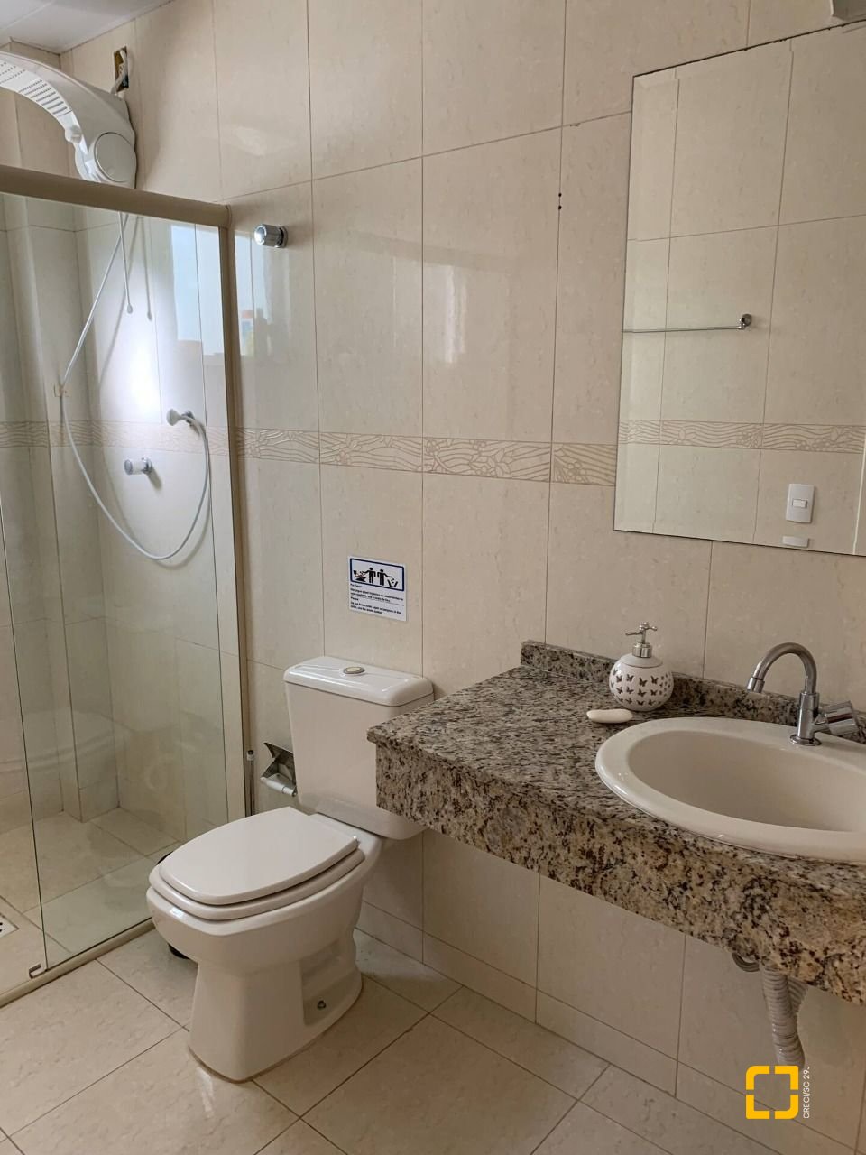 Casa com 303m², 14 quartos (sendo 7 suítes), 3 garagens, no bairro Canasvieiras em Florianópolis