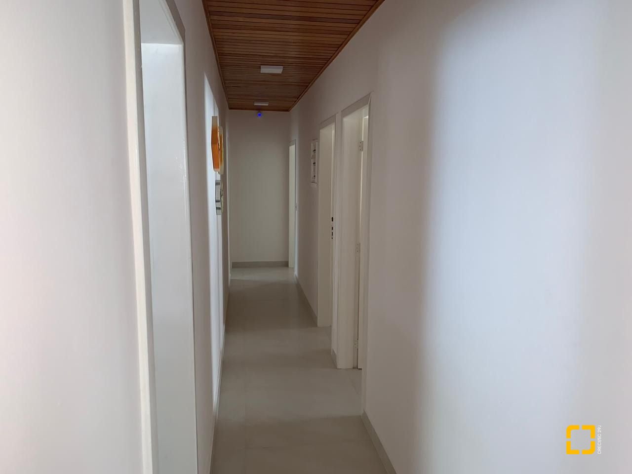 Casa com 303m², 14 quartos (sendo 7 suítes), 3 garagens, no bairro Canasvieiras em Florianópolis