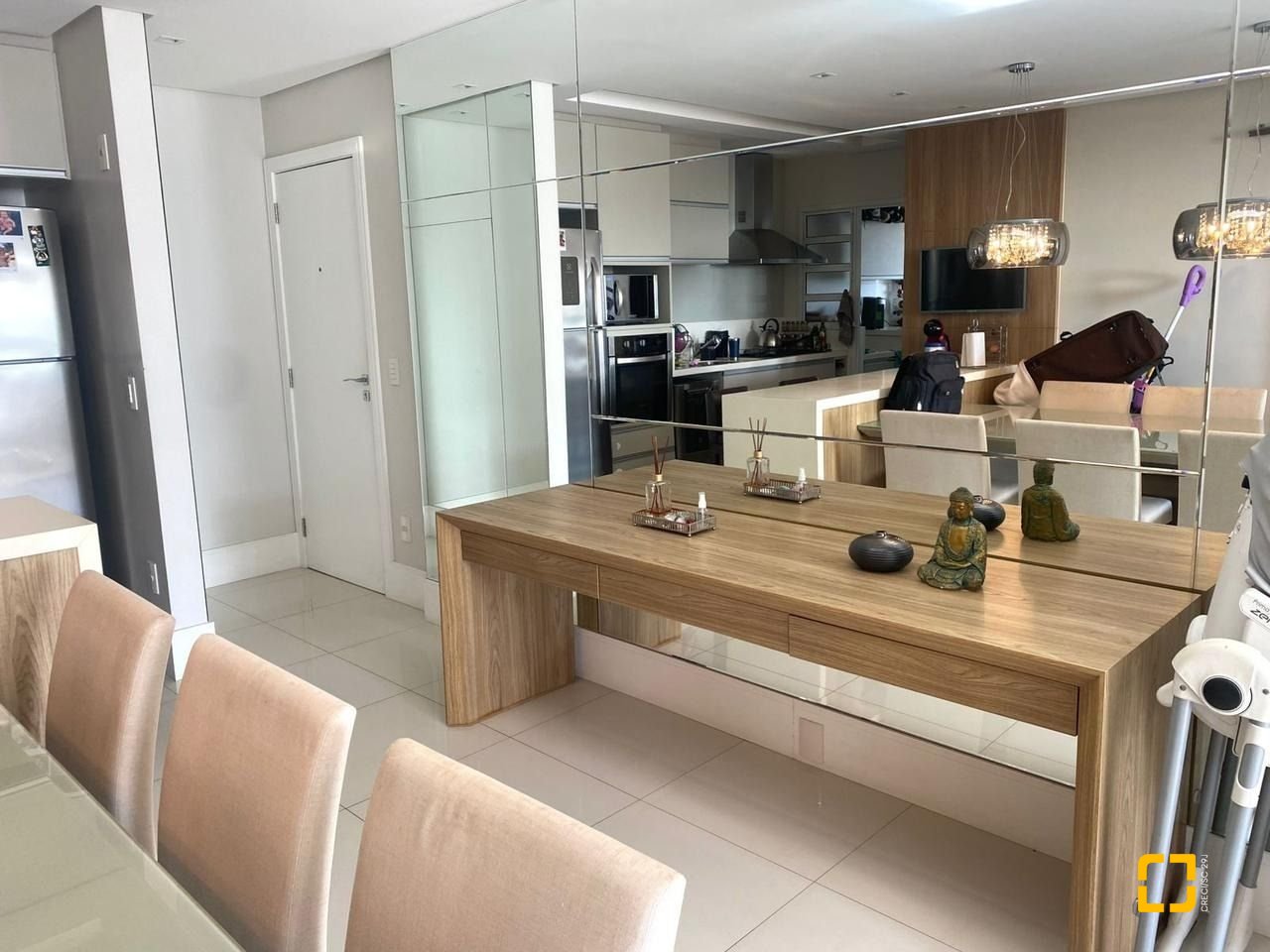 Apartamento com 97m², 3 quartos (sendo 1 suíte), 2 garagens, no bairro Nossa Senhora do Rosário em São José