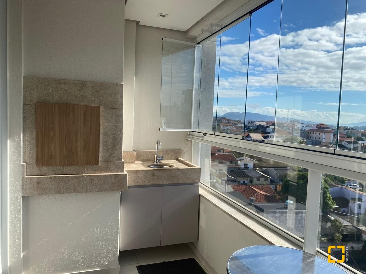 Apartamento com 97m², 3 quartos (sendo 1 suíte), 2 garagens, no bairro Nossa Senhora do Rosário em São José