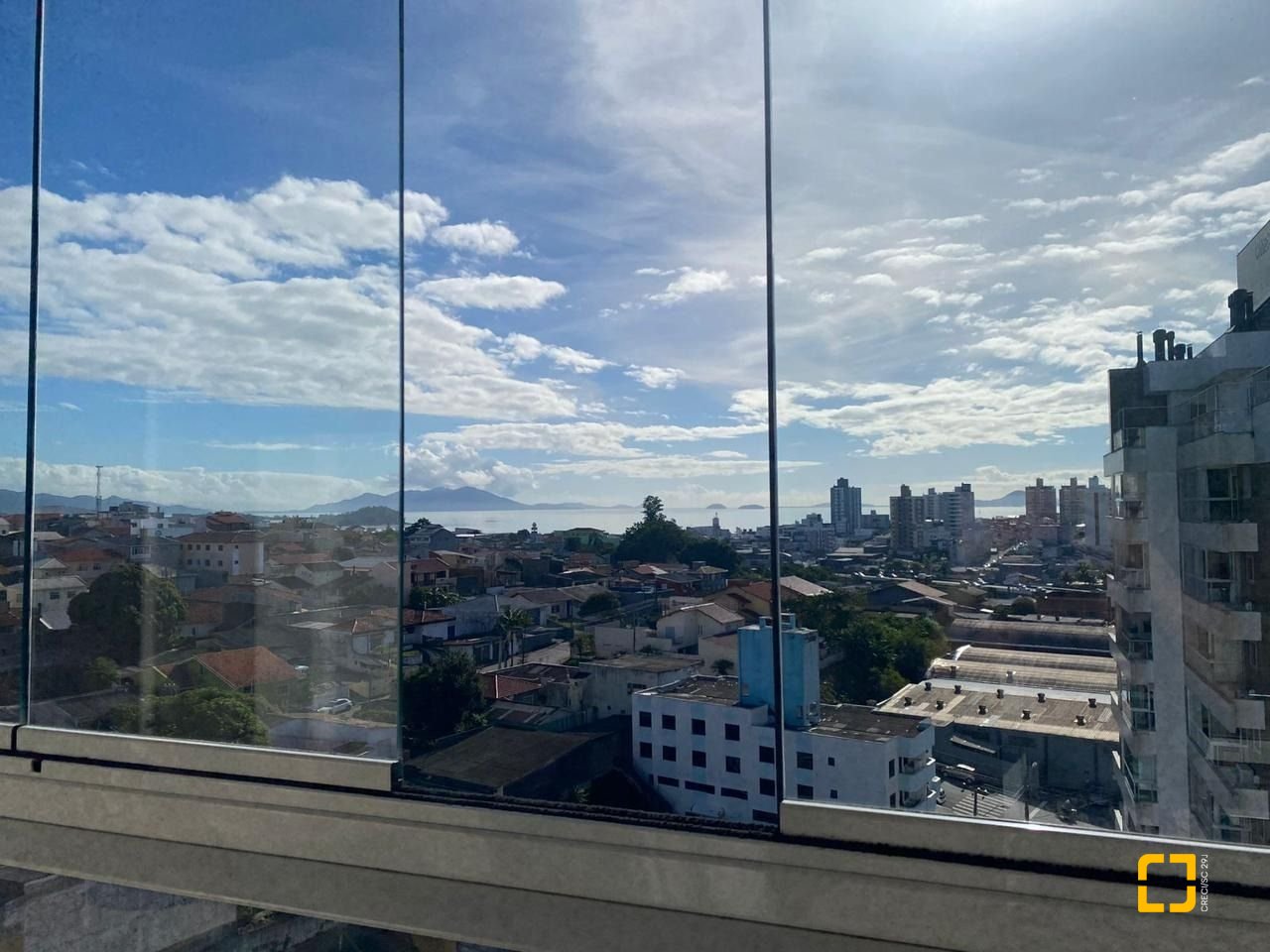 Apartamento com 97m², 3 quartos (sendo 1 suíte), 2 garagens, no bairro Nossa Senhora do Rosário em São José