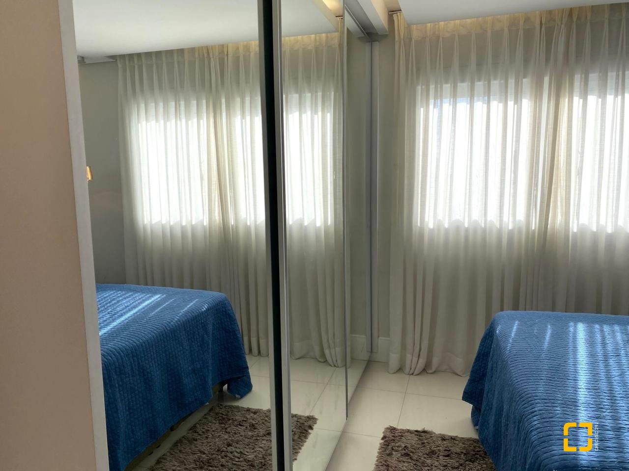 Apartamento com 97m², 3 quartos (sendo 1 suíte), 2 garagens, no bairro Nossa Senhora do Rosário em São José