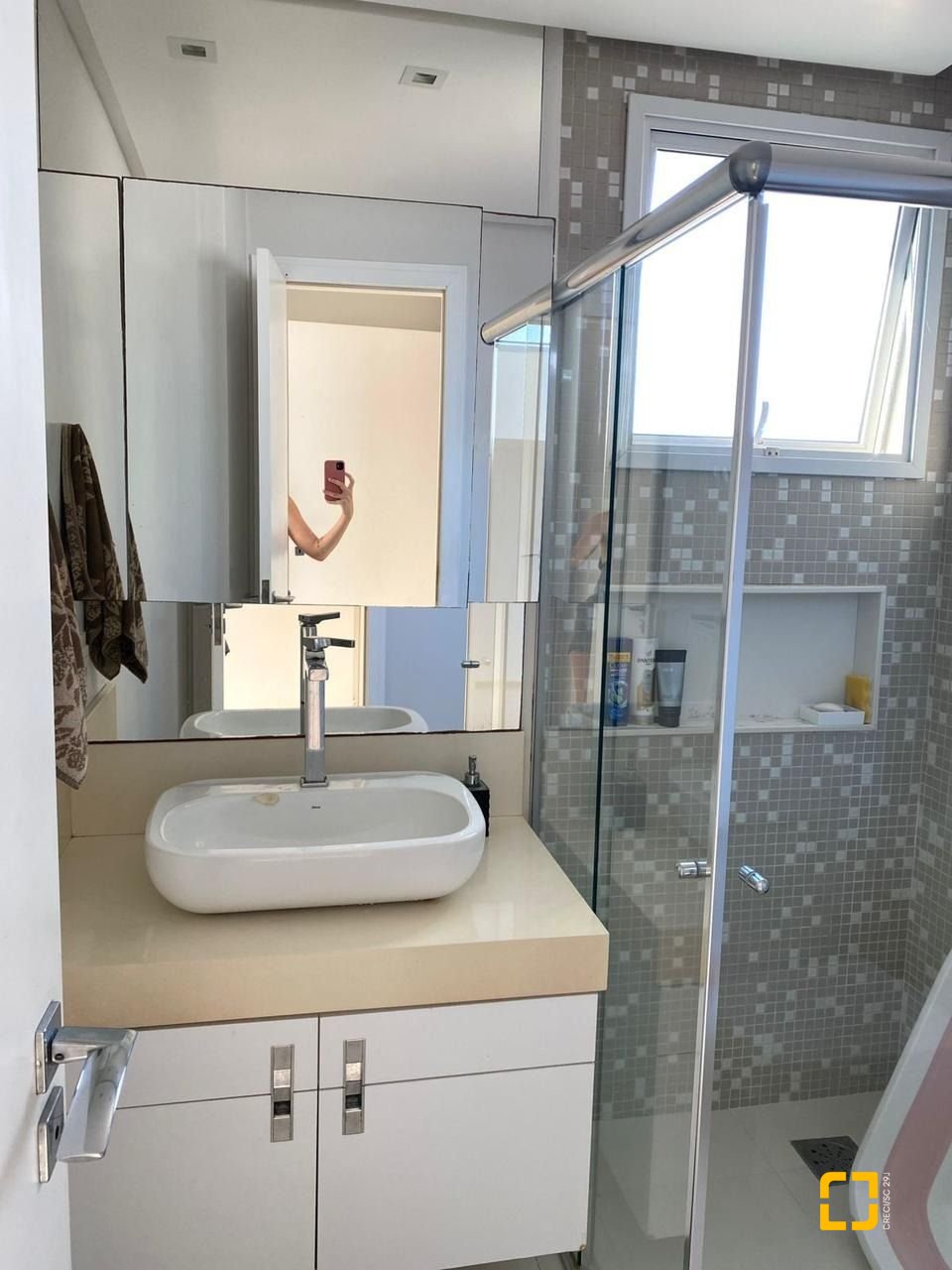 Apartamento com 97m², 3 quartos (sendo 1 suíte), 2 garagens, no bairro Nossa Senhora do Rosário em São José