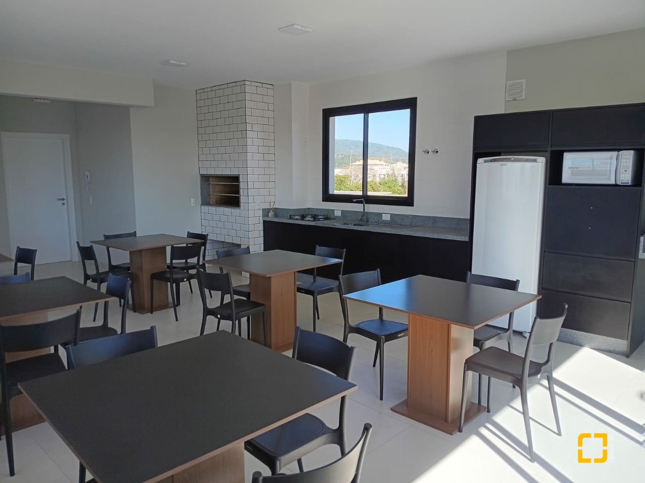 Apartamento com 77m², 3 quartos (sendo 1 suíte), 1 garagem, no bairro Ingleses em Florianópolis