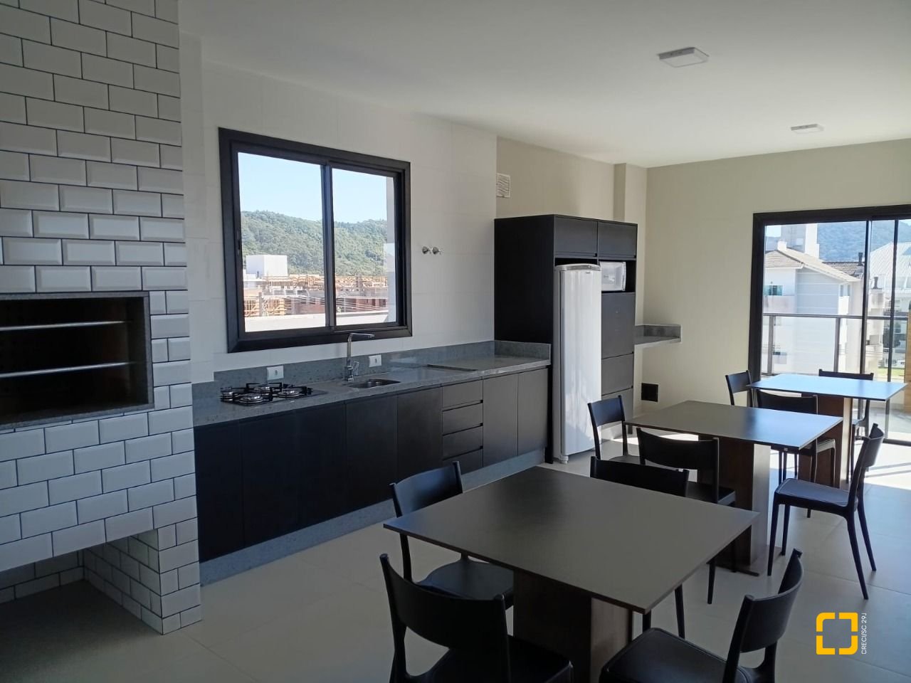 Apartamento com 77m², 3 quartos (sendo 1 suíte), 1 garagem, no bairro Ingleses em Florianópolis