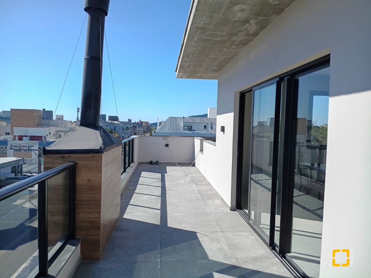 Apartamento com 77m², 3 quartos (sendo 1 suíte), 1 garagem, no bairro Ingleses em Florianópolis