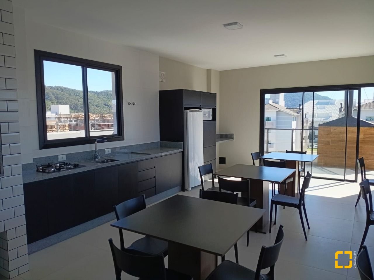 Apartamento com 77m², 3 quartos (sendo 1 suíte), 1 garagem, no bairro Ingleses em Florianópolis