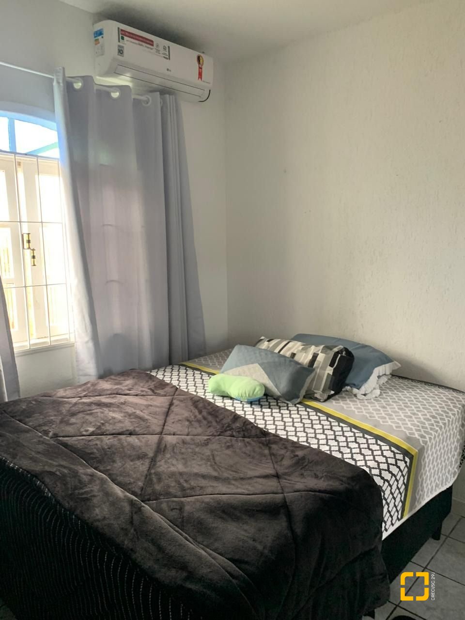 Casa com 207m², 3 quartos (sendo 1 suíte), 3 garagens, no bairro Flor de Nápolis em São José