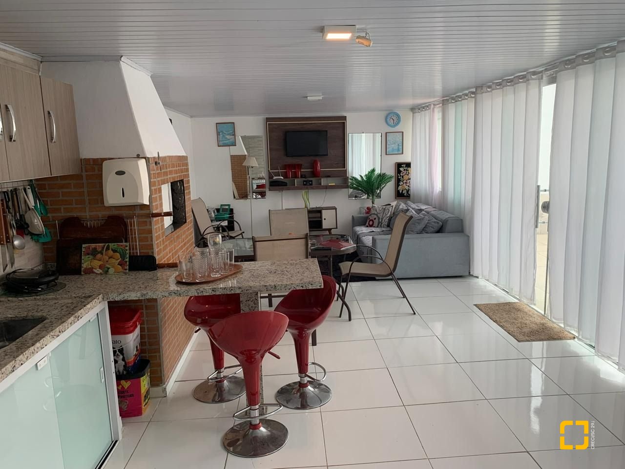 Casa com 207m², 3 quartos (sendo 1 suíte), 3 garagens, no bairro Flor de Nápolis em São José