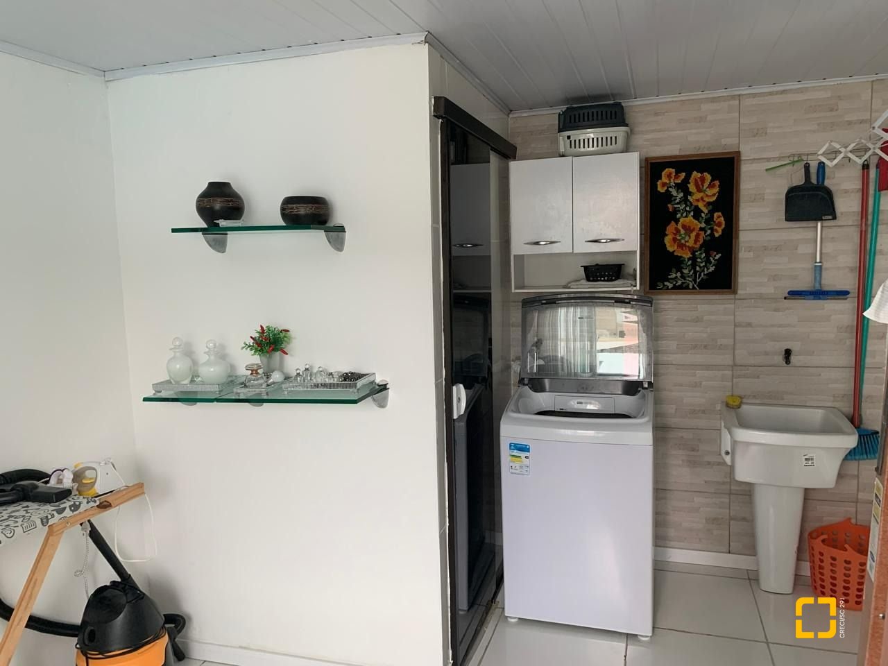 Casa com 207m², 3 quartos (sendo 1 suíte), 3 garagens, no bairro Flor de Nápolis em São José