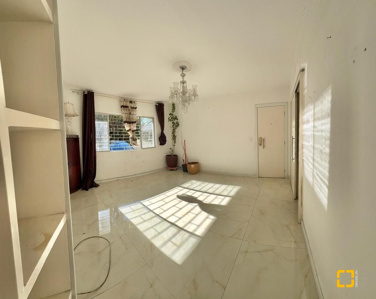 Apartamento com 91m², 3 quartos (sendo 1 suíte), 1 garagem, no bairro Ponta de Baixo em São José