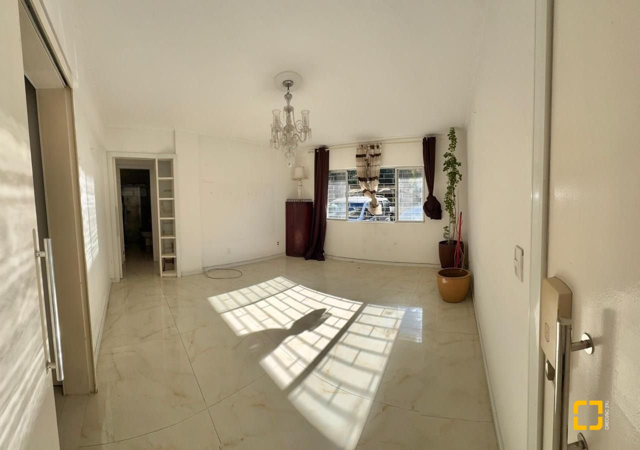 Apartamento com 91m², 3 quartos (sendo 1 suíte), 1 garagem, no bairro Ponta de Baixo em São José
