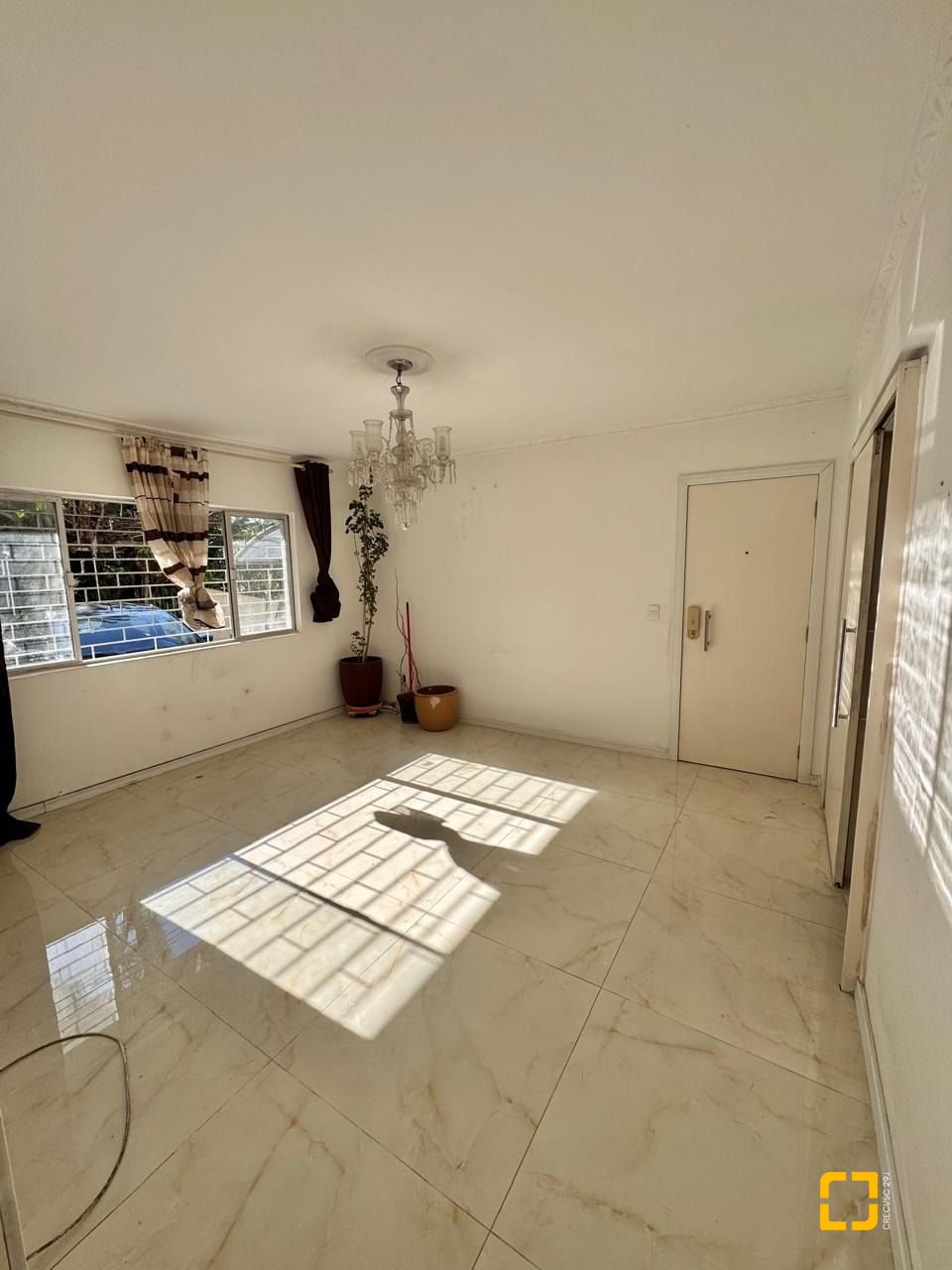 Apartamento com 91m², 3 quartos (sendo 1 suíte), 1 garagem, no bairro Ponta de Baixo em São José