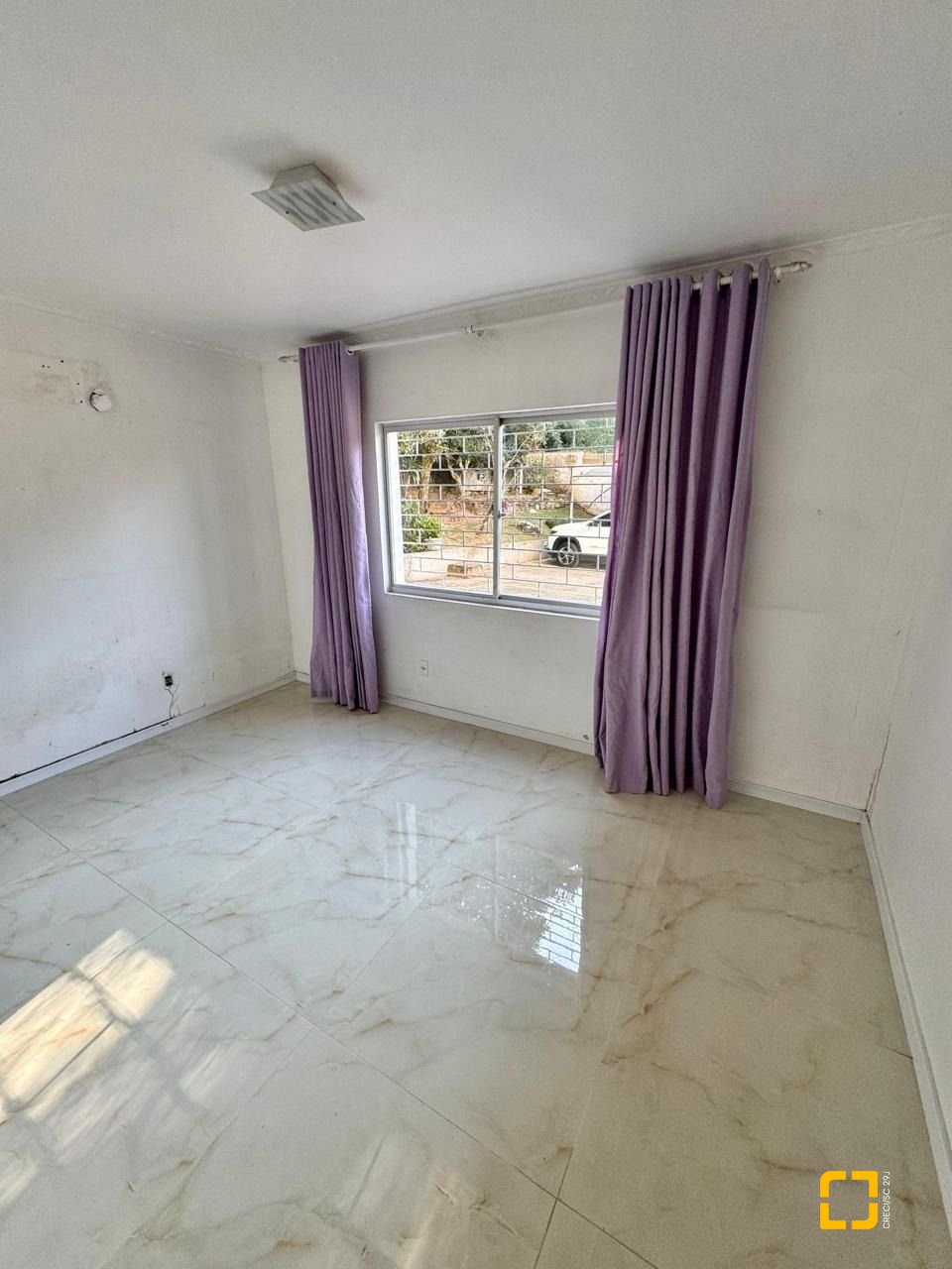 Apartamento com 91m², 3 quartos (sendo 1 suíte), 1 garagem, no bairro Ponta de Baixo em São José