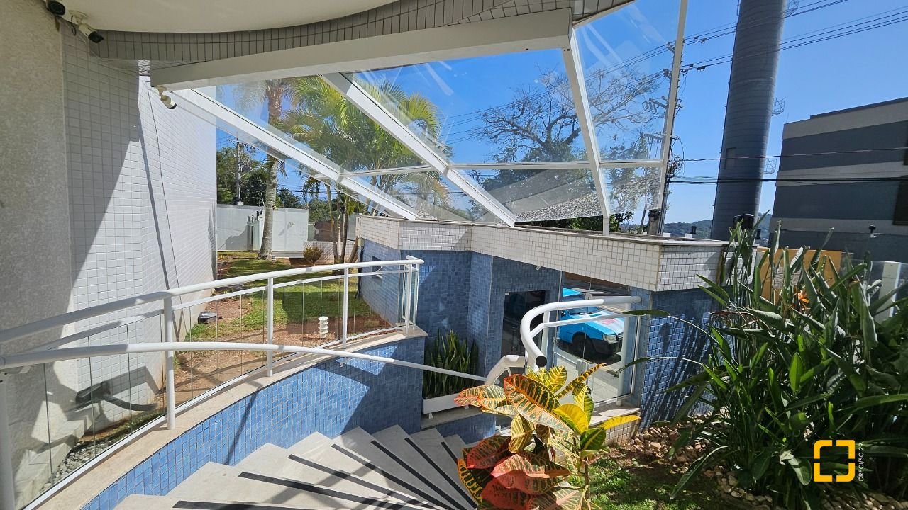 Apartamento com 150m², 7 quartos (sendo 3 suítes), 2 garagens, no bairro João Paulo em Florianópolis
