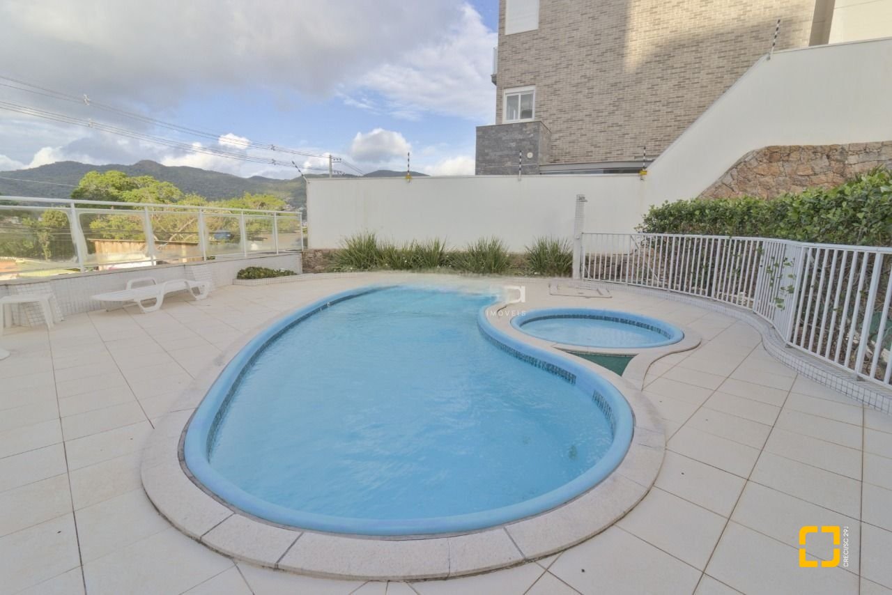 Apartamento com 150m², 7 quartos (sendo 3 suítes), 2 garagens, no bairro João Paulo em Florianópolis