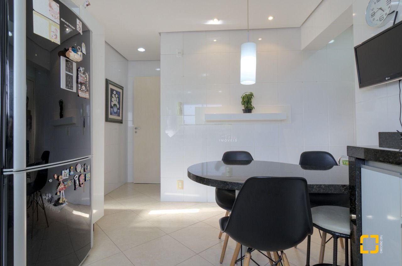 Apartamento com 150m², 7 quartos (sendo 3 suítes), 2 garagens, no bairro João Paulo em Florianópolis
