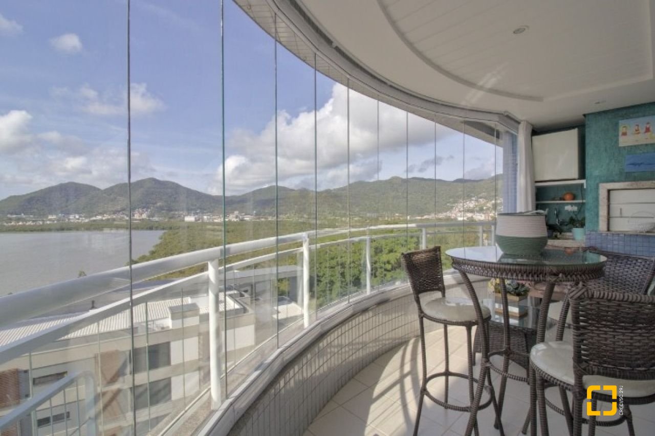Apartamento com 150m², 7 quartos (sendo 3 suítes), 2 garagens, no bairro João Paulo em Florianópolis