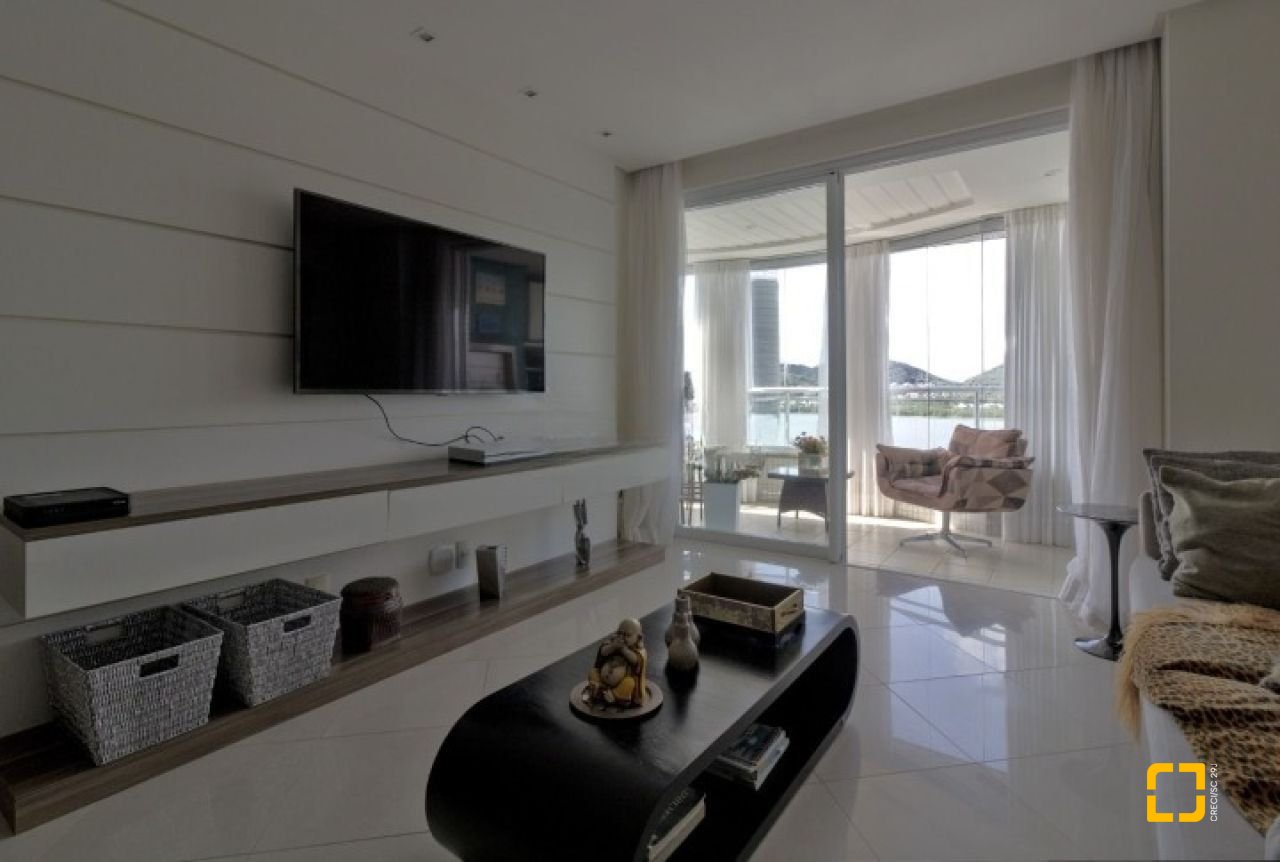 Apartamento com 150m², 7 quartos (sendo 3 suítes), 2 garagens, no bairro João Paulo em Florianópolis