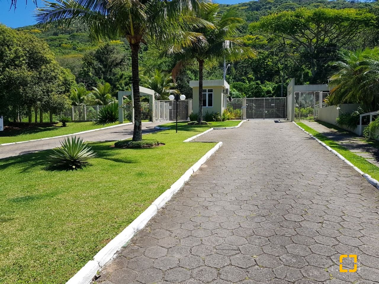 Apartamento com 46m², 1 quarto, 1 garagem, no bairro Lagoa da Conceição em Florianópolis
