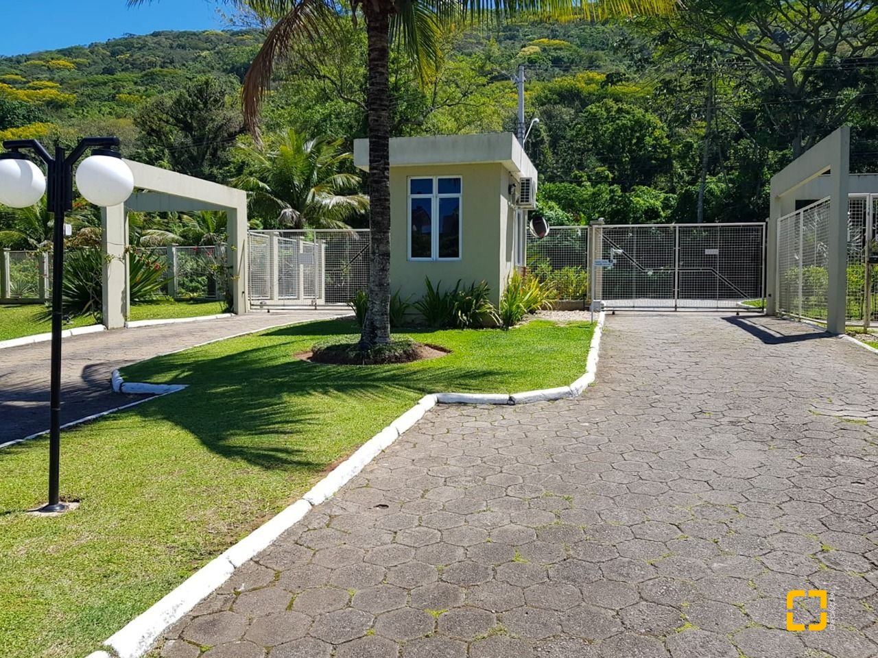Apartamento com 46m², 1 quarto, 1 garagem, no bairro Lagoa da Conceição em Florianópolis