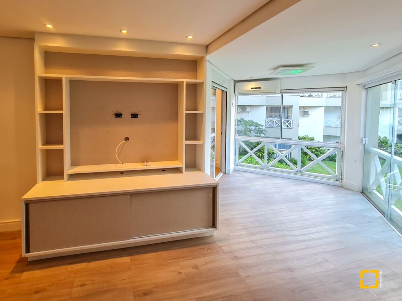 Apartamento com 46m², 1 quarto, 1 garagem, no bairro Lagoa da Conceição em Florianópolis