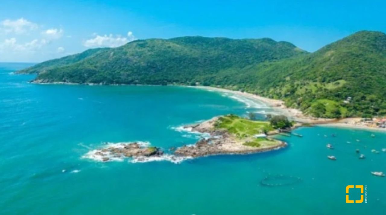 Apartamento com 31m², 2 quartos (sendo 1 suíte), 1 garagem, no bairro Morro das Pedras em Florianópolis