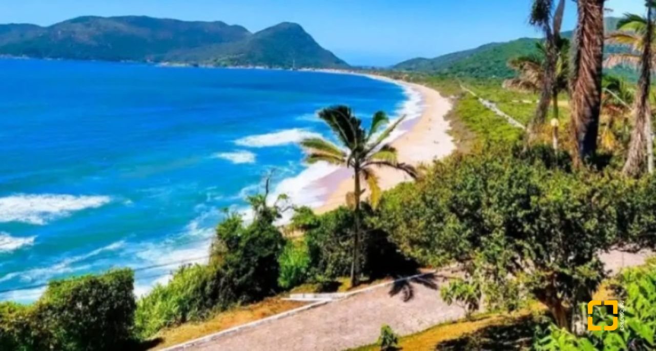 Apartamento com 31m², 2 quartos (sendo 1 suíte), 1 garagem, no bairro Morro das Pedras em Florianópolis