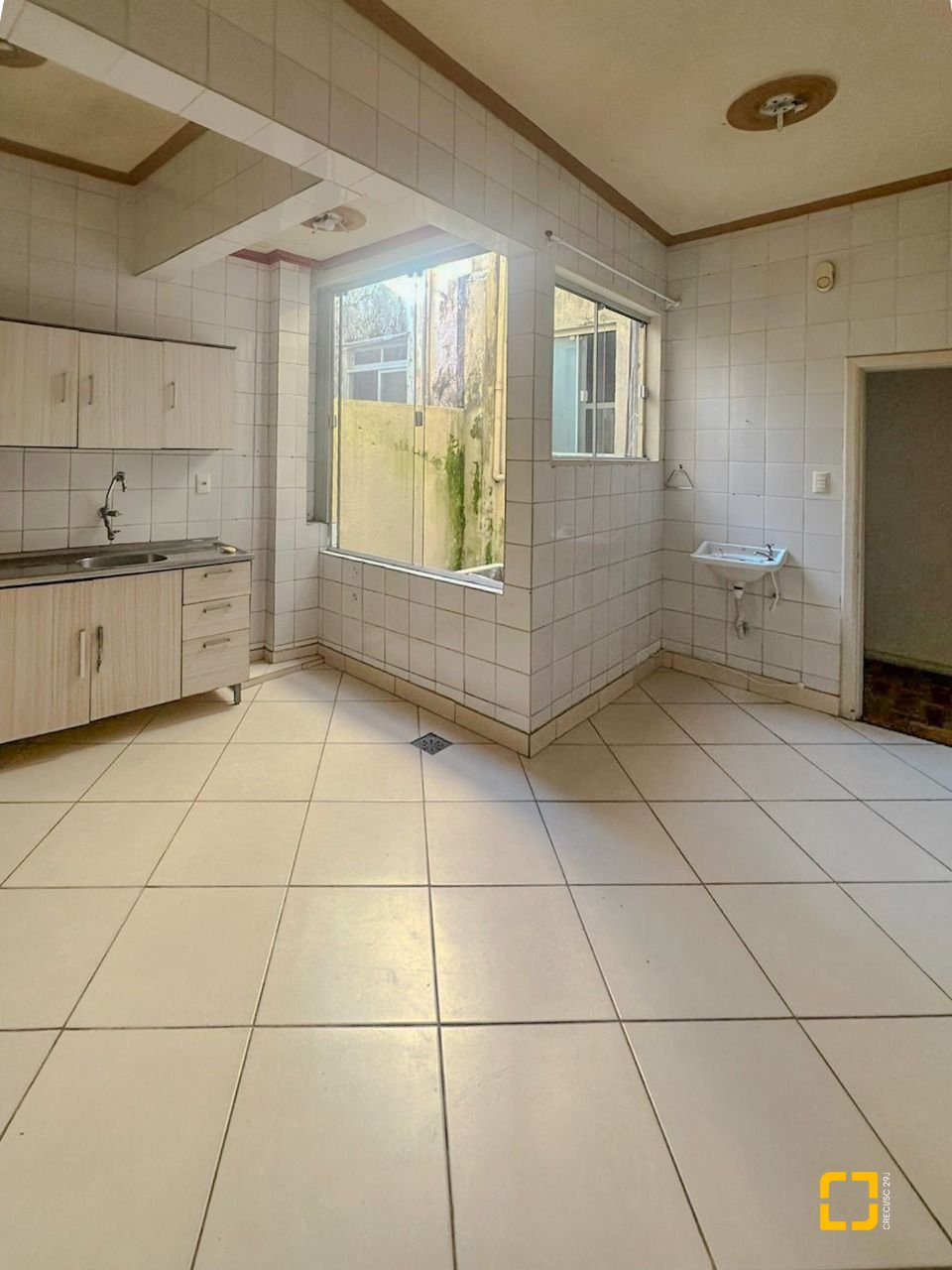 Apartamento com 87m², 2 quartos, no bairro Centro em Florianópolis