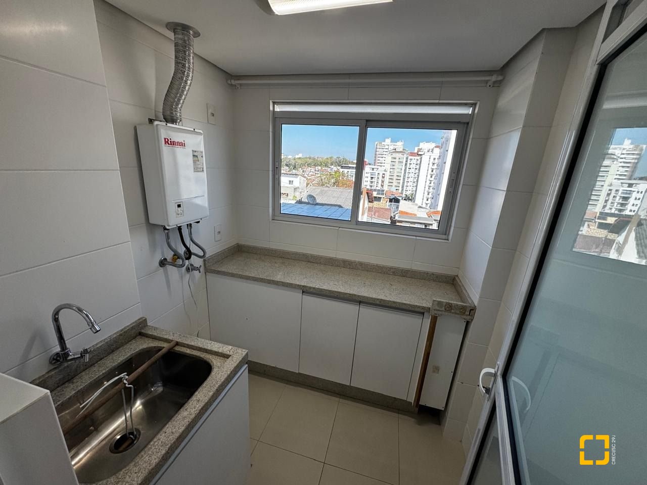 Apartamento com 95m², 4 quartos (sendo 1 suíte), 2 garagens, no bairro Beiramar em Florianópolis