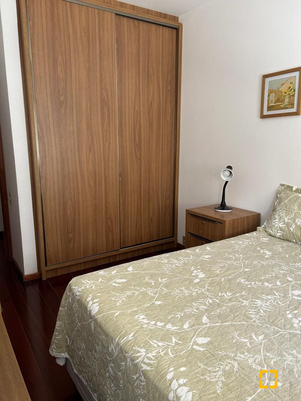 Apartamento com 208m², 5 quartos (sendo 1 suíte), 2 garagens, no bairro Agronômica em Florianópolis
