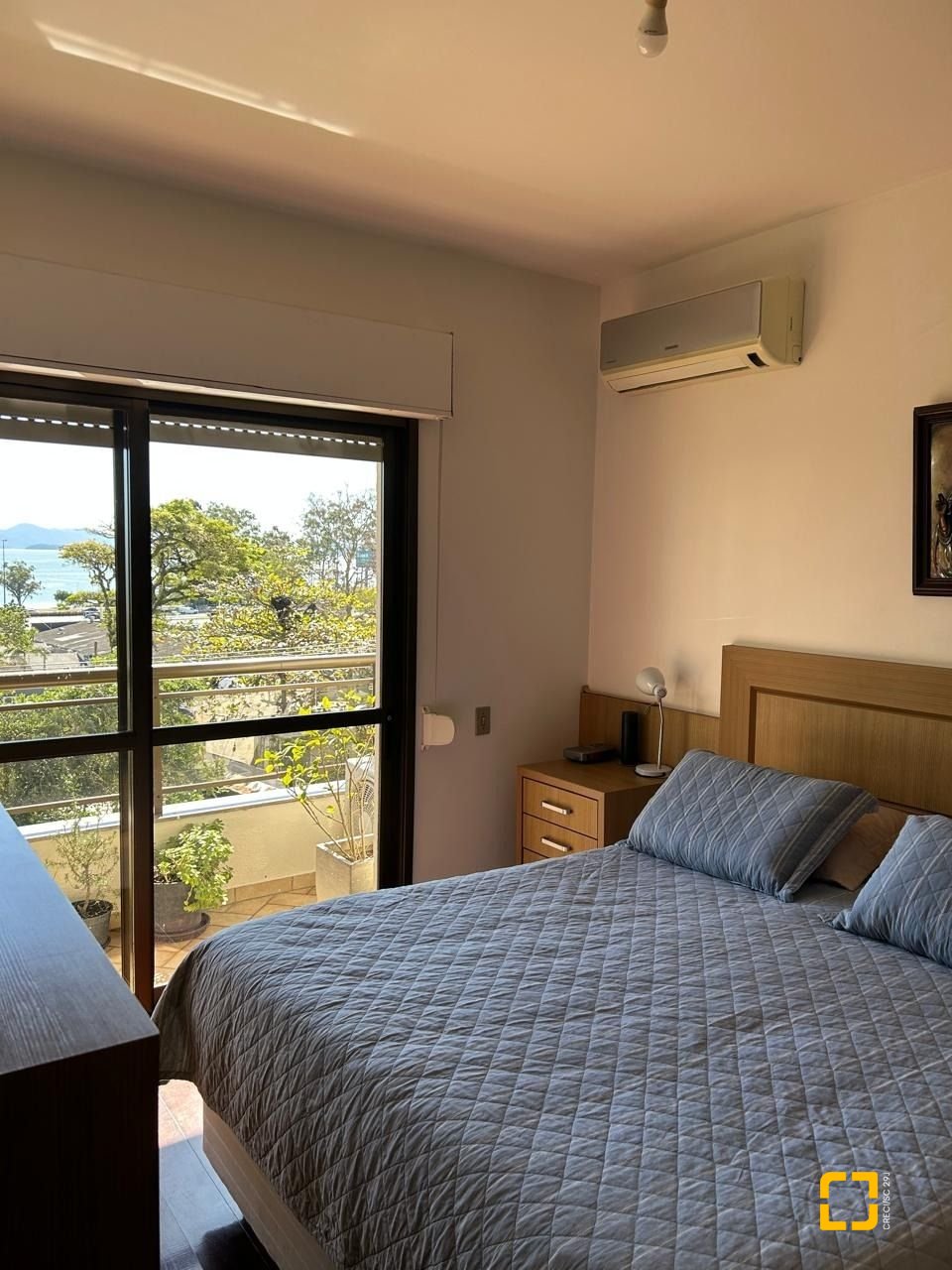 Apartamento com 208m², 5 quartos (sendo 1 suíte), 2 garagens, no bairro Agronômica em Florianópolis